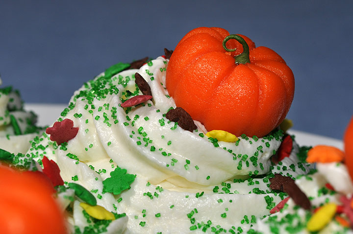 Pumpkin cupcakes with marzipan pumpkins<br>September 19