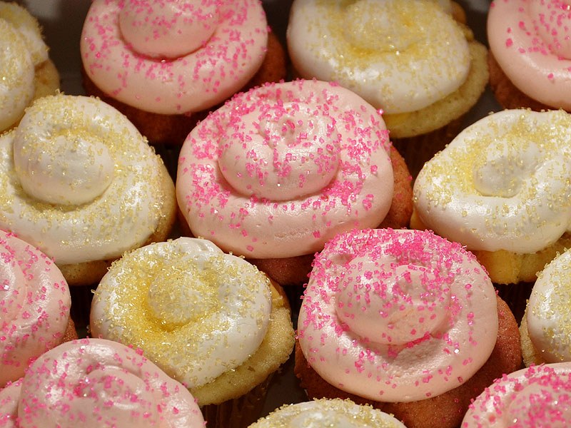 Lemon & strawberry mini cupcakes<br>January 5
